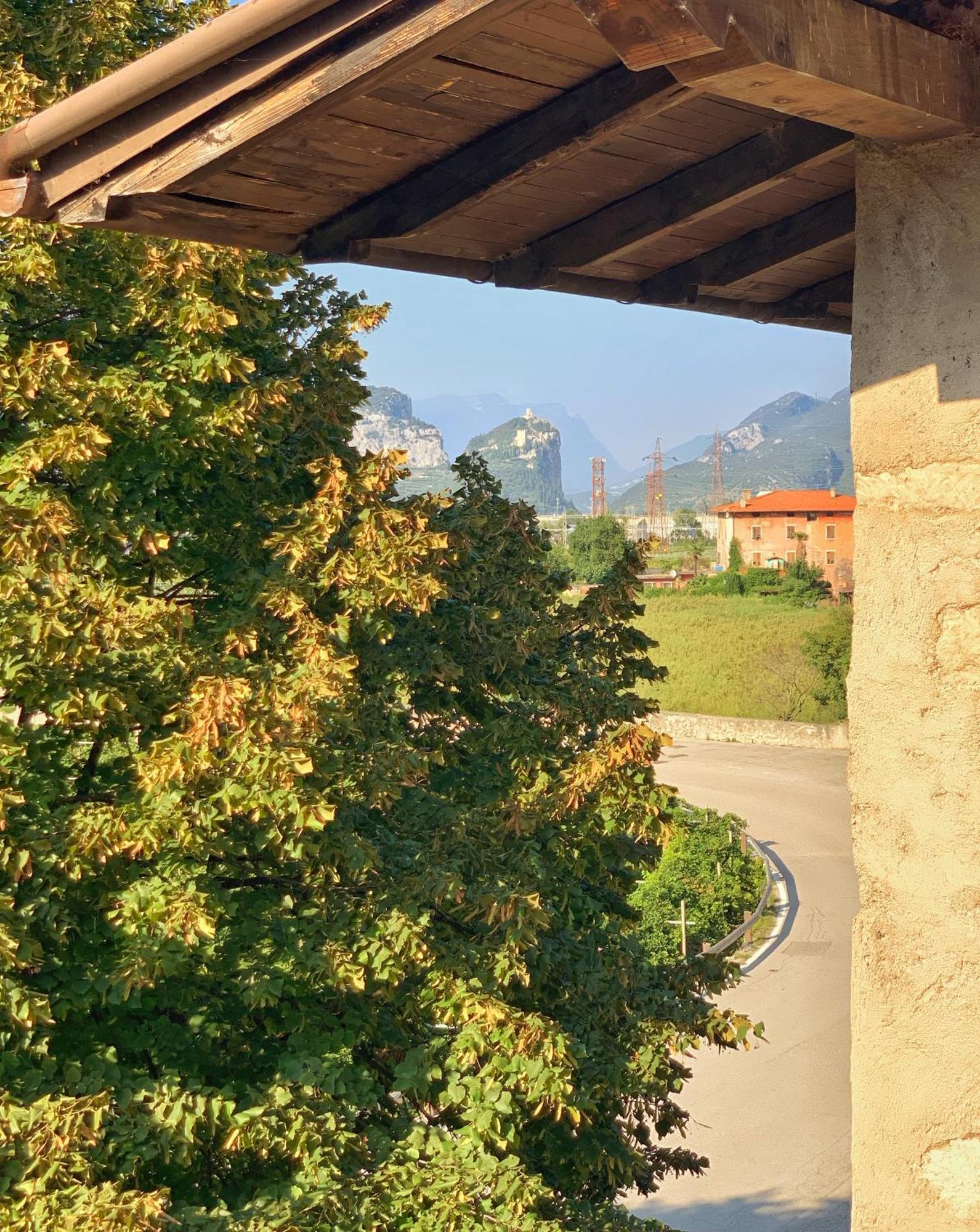 G-House Modernes Apartment Mit Tollem Ausblick Riva del Garda Exterior photo